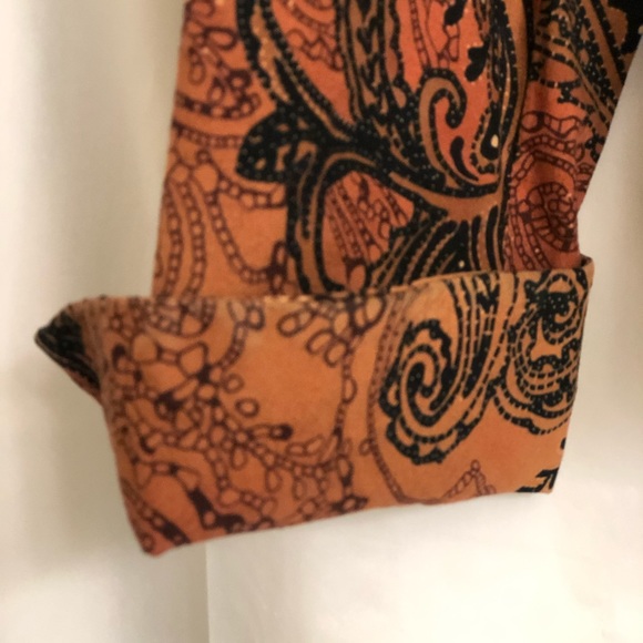 Ladies Separates Paisley Print Blazer. - Picture 4 of 5